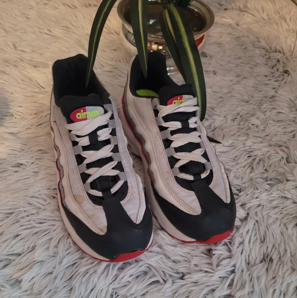 Kids Black and Red Sneakers - Picture 2 of 4